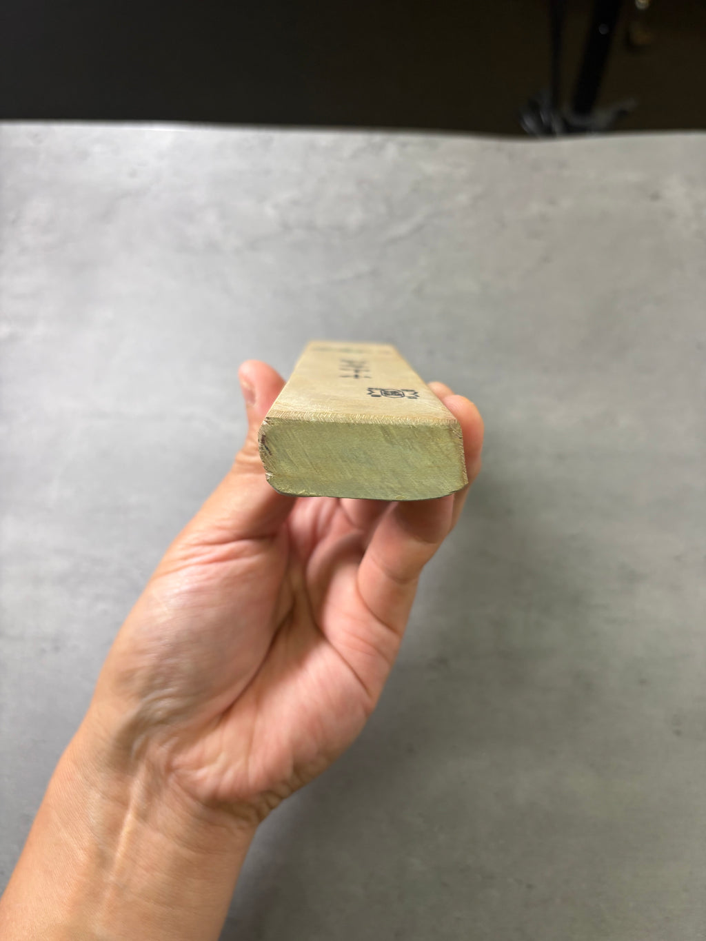 Kyoto Nakayama Shohonyama Awasedo Suita – Natural Finishing Stone (No. A07)