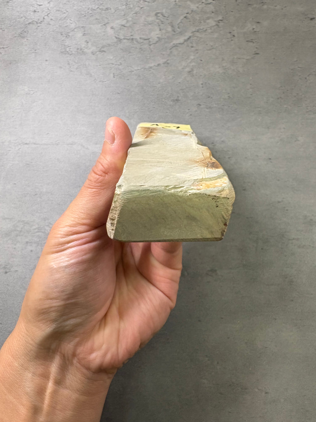 Kyoto Nakayama Shohonyama Awasedo Suita – Natural Finishing Stone (No. A07)