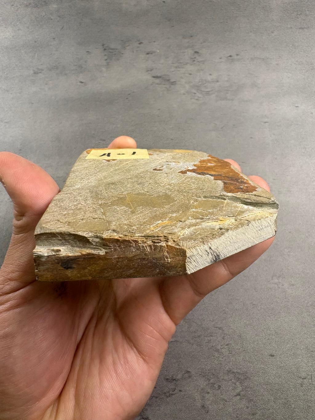 Kyoto Nakayama Shohonyama Awasedo Suita – Natural Finishing Stone (No. A01)