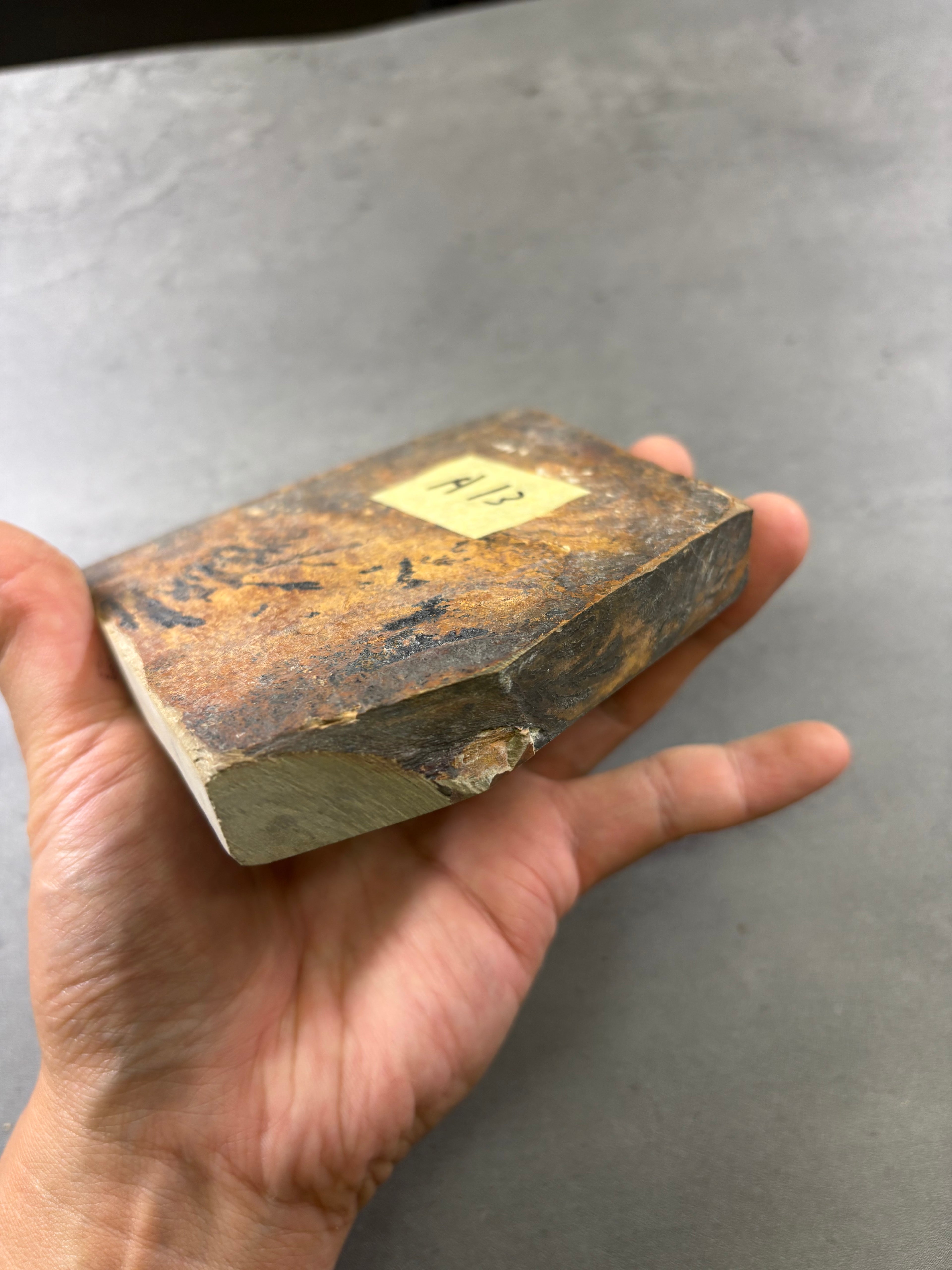 Kyoto Nakayama Shohonyama Awasedo Suita – Natural Finishing Stone (No. A13)