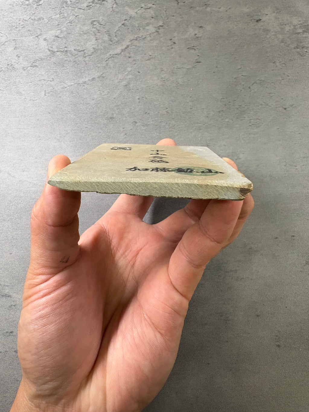 Kyoto Nakayama Shohonyama Awasedo Suita – Natural Finishing Stone (No. A10)