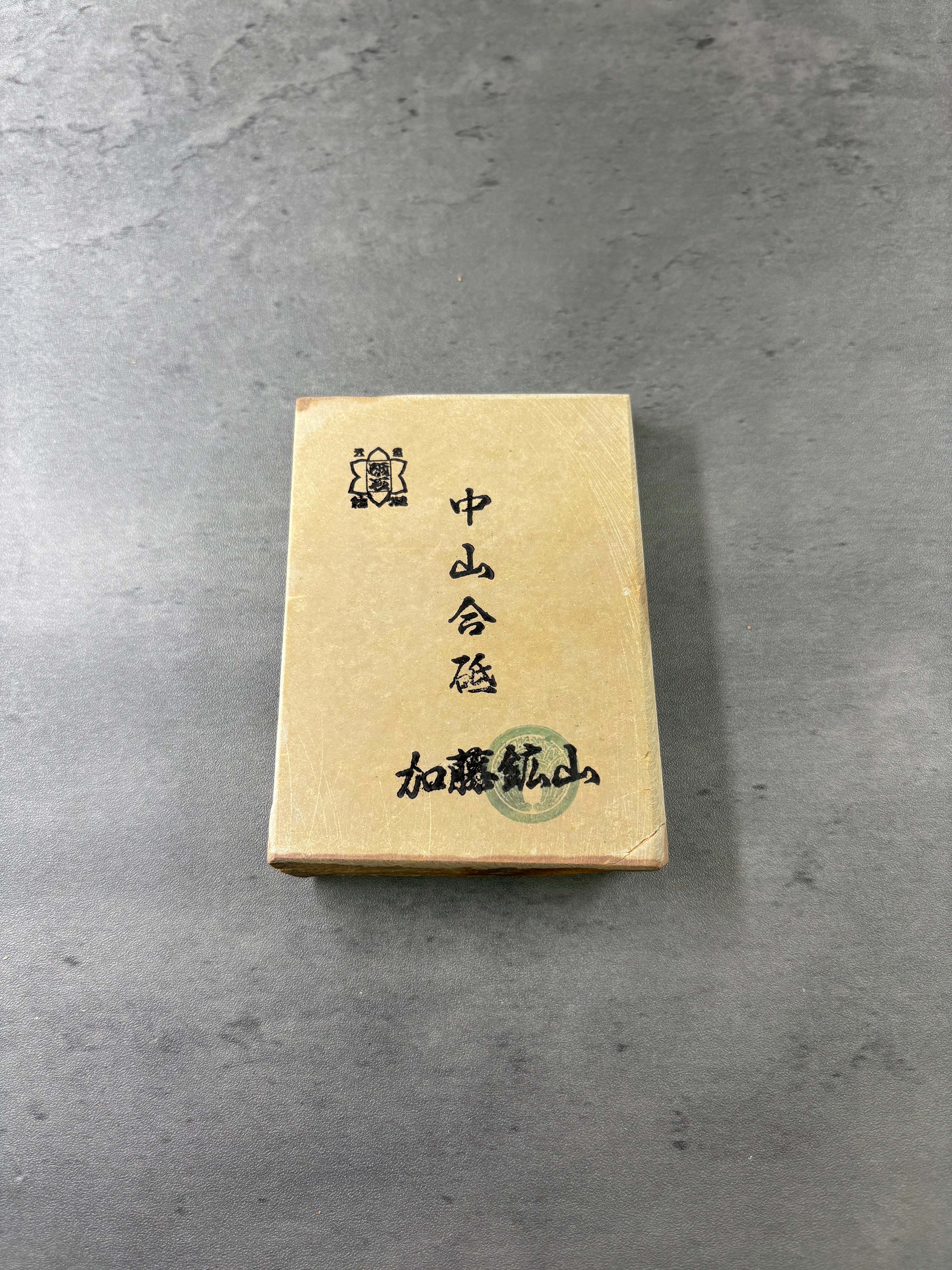 Kyoto Nakayama Shohonyama Awasedo Suita – Natural Finishing Stone (No. A09)